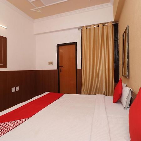 Oyo 8379 Hotel Kamal Lucknow Exteriör bild