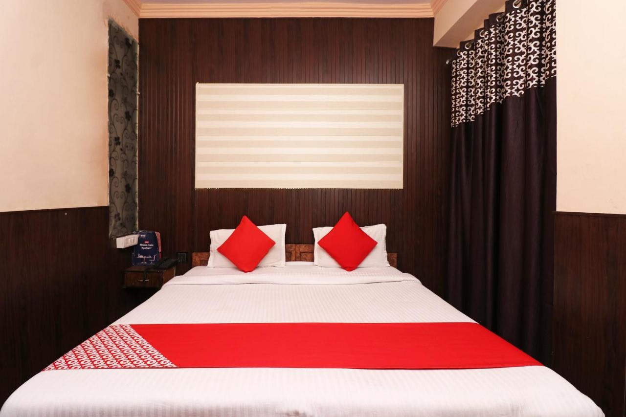 Oyo 8379 Hotel Kamal Lucknow Exteriör bild