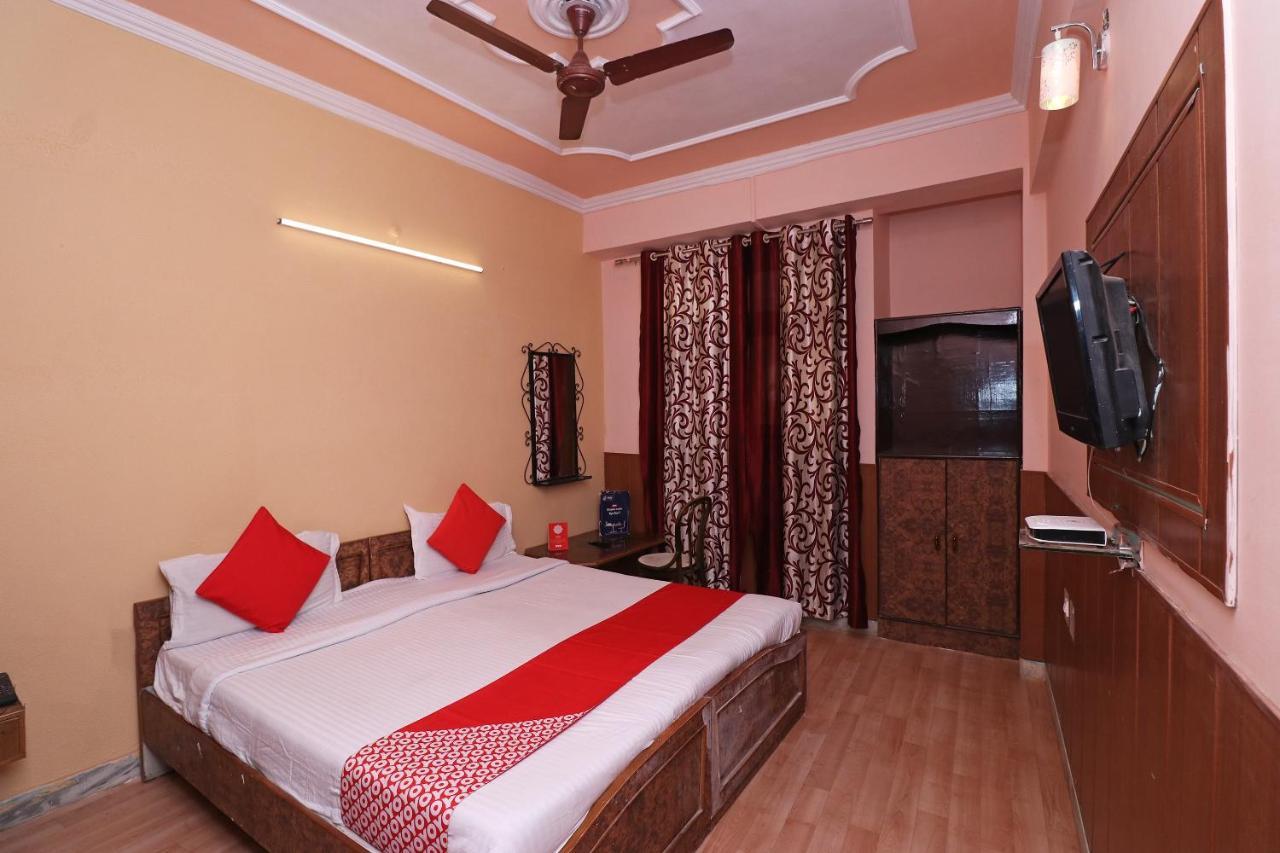 Oyo 8379 Hotel Kamal Lucknow Exteriör bild