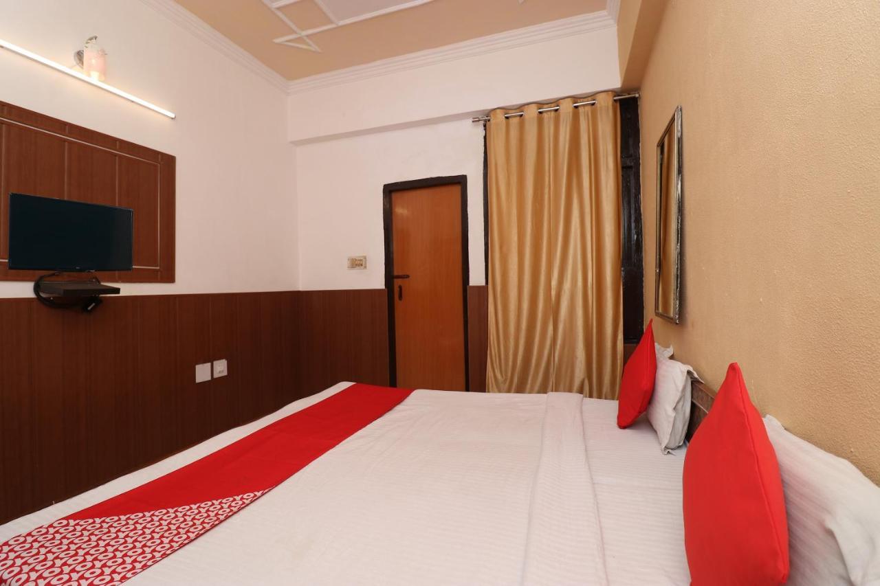 Oyo 8379 Hotel Kamal Lucknow Exteriör bild