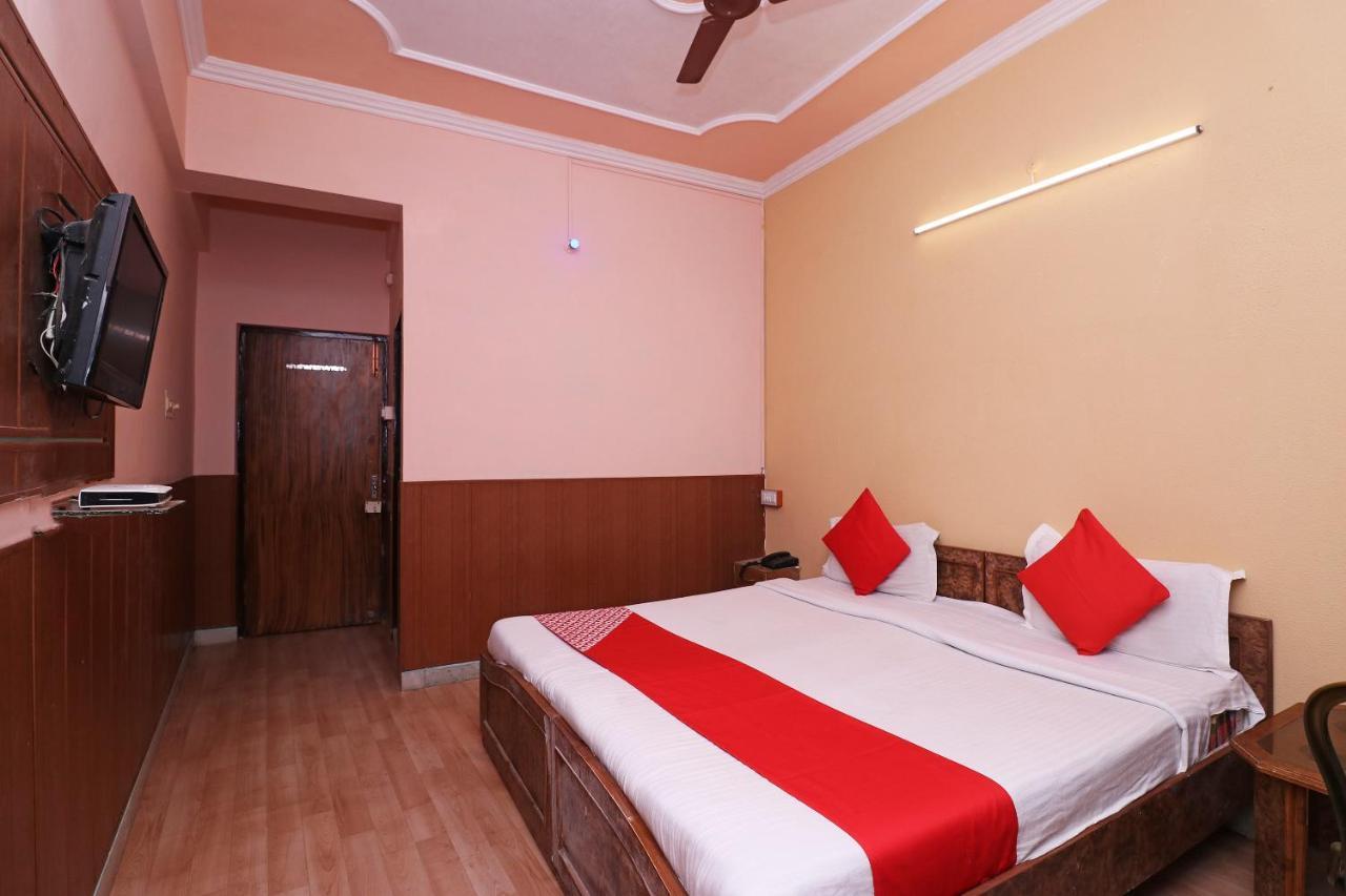 Oyo 8379 Hotel Kamal Lucknow Exteriör bild