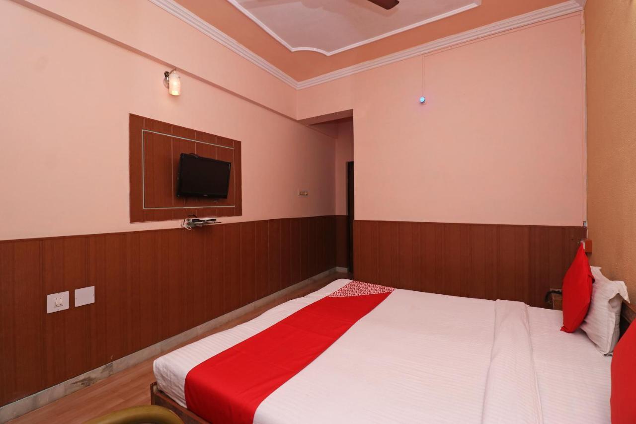 Oyo 8379 Hotel Kamal Lucknow Exteriör bild