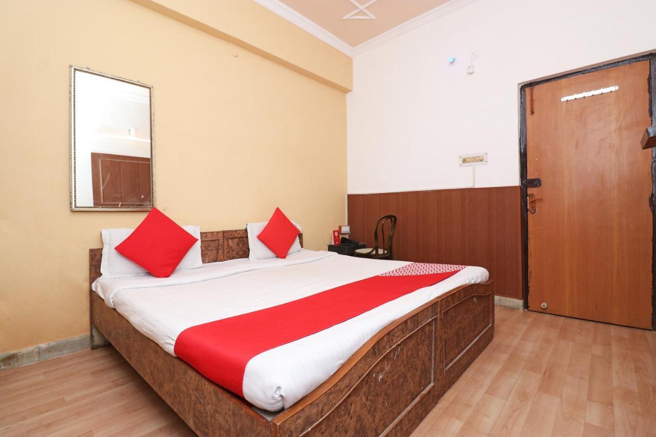 Oyo 8379 Hotel Kamal Lucknow Exteriör bild